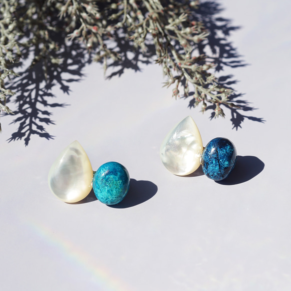 白色珍珠母貝與矽孔雀石胸針 ~大地與極光 第2張的照片