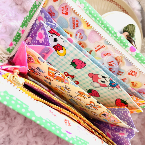 昭和レトロアニマル「ハニーチューン」のマルチポーチ 母子手帳ポーチ