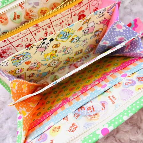 昭和レトロアニマル「ハニーチューン」のマルチポーチ 母子手帳ポーチ