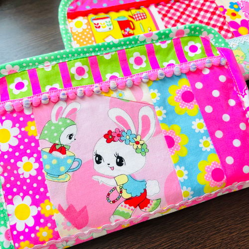 昭和レトロアニマル「ハニーチューン」のマルチポーチ 母子手帳ポーチ