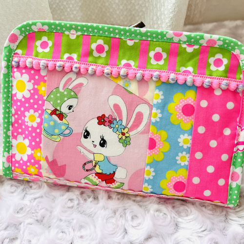 昭和レトロアニマル「ハニーチューン」のマルチポーチ 母子手帳ポーチ