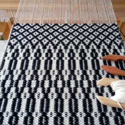 【手織り】ローゼンゴン織の卓上マット（ブラック×ナチュラルホワイト） 9枚目の画像