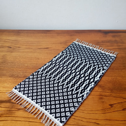 【手織り】ローゼンゴン織の卓上マット（ブラック×ナチュラルホワイト） 8枚目の画像