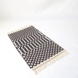 【手織り】ローゼンゴン織の卓上マット（ブラック×ナチュラルホワイト） 3枚目の画像