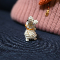 「うさぴょんブローチ　白」ウサギ ニンジン 手編み あみぐるみ ブローチ 7枚目の画像