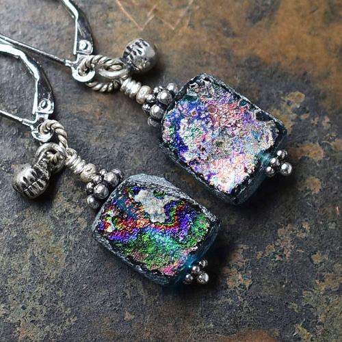 古代ローマンガラスのペンダントヘッドにローマンガラスと赤メノウの