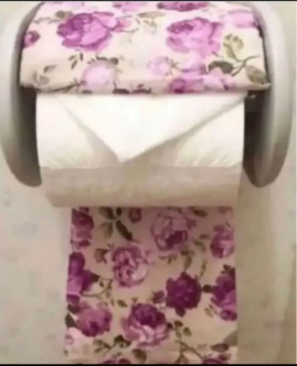 バラ柄トイレットペーパーホルダーカバー トイレ用品 トイレグッズ ローズ柄 濃紫系　パープルローズ　バラ柄　薔薇柄 4枚目の画像