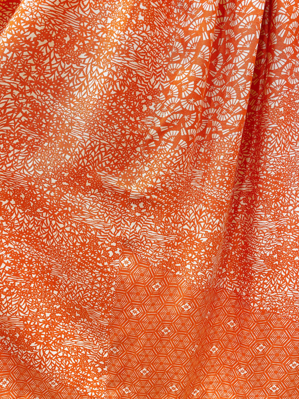 着物　スカート　オレンジ　四季草　扇　亀甲　和柄　和風　アップサイクル　シルク　サスティナブル 8枚目の画像