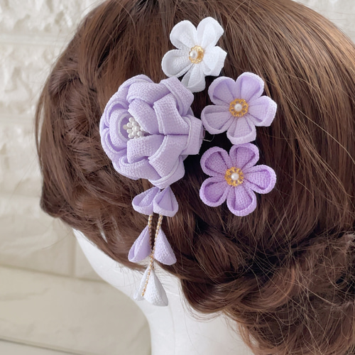カメリア つまみ細工 髪飾り❁藤*薄紫(白ふじ)*しろ(ホワイト カメリア つまみ細工 髪飾り❁藤*薄紫(白ふじ)*しろ(ホワイト