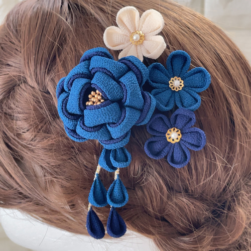カメリア つまみ細工 髪飾り❁﻿紺*青紺*生成(アイボリー)❁成人式 卒業