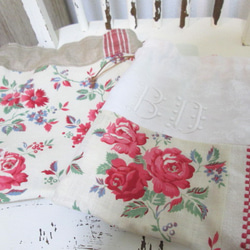 フランスアンティーク薔薇柄ファブリックと赤ラインリネンのパッチワーク巾着ポーチセット 6枚目の画像