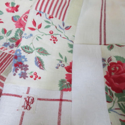 フランスアンティーク薔薇柄ファブリックと赤ラインリネンのパッチワーク巾着ポーチセット 18枚目の画像