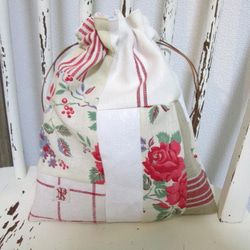 フランスアンティーク薔薇柄ファブリックと赤ラインリネンのパッチワーク巾着ポーチセット 4枚目の画像