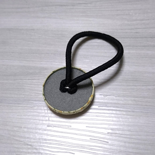 【出品セール♡】A-103♡ぶどうのヘアゴム 秋 TH-93 ヴィンテージ 美濃焼タイルのヘアゴム 【 裏面レザー加工