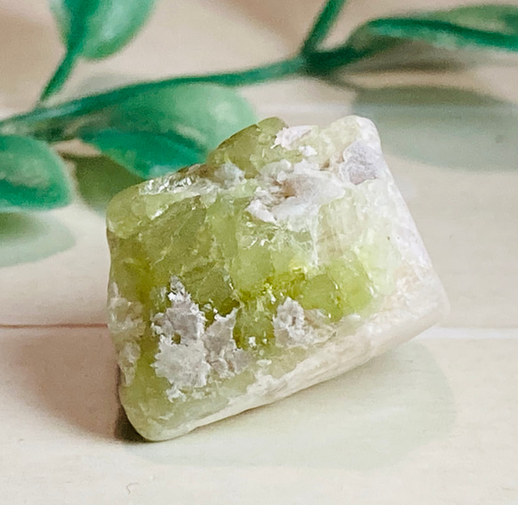 ウォーターメロン トルマリン ラフストーン原石置物