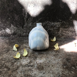 「小駝背 三號」竹土石山 石山系列 花器 花瓶 睡衣 天藍色 放鬆 舒壓 第3張的照片