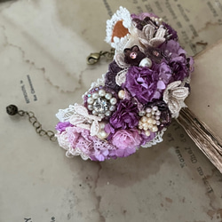 小花とビジューのブレスレット パープル 1枚目の画像