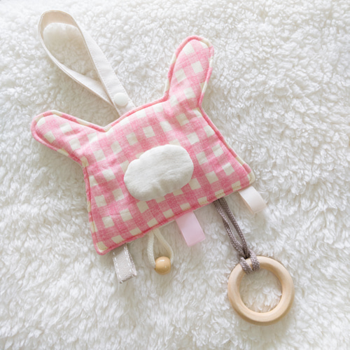 どうぶつのカシャカシャおもちゃ✰︎木製リング付き【うさぎ