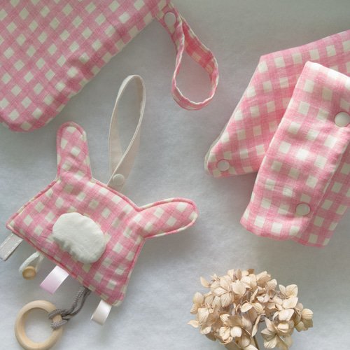 どうぶつのカシャカシャおもちゃ✰︎木製リング付き【うさぎ