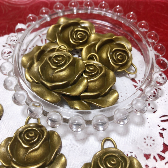 10個　アンティークゴールド　薔薇　パーツ　チャーム　アモール　まとめ売り 3枚目の画像