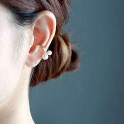 14kgf-W pearl small ear cuff 第3張的照片