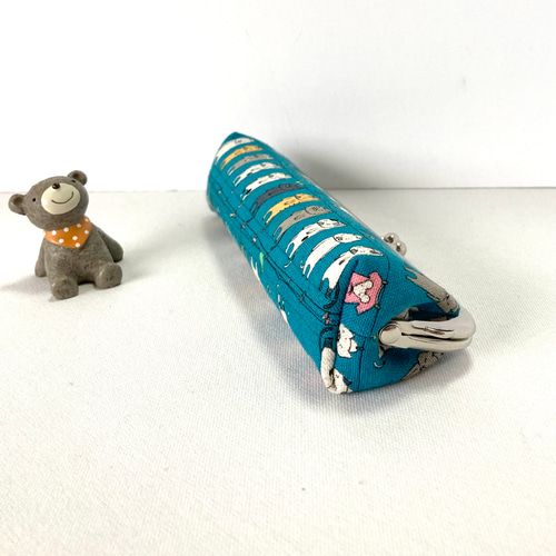 ハンドメイド がま口 がま口メガネケース がま口ペンケース メガネ柄 終売】干された洗濯猫ちゃん柄のがま口ペンケース・メガネケース