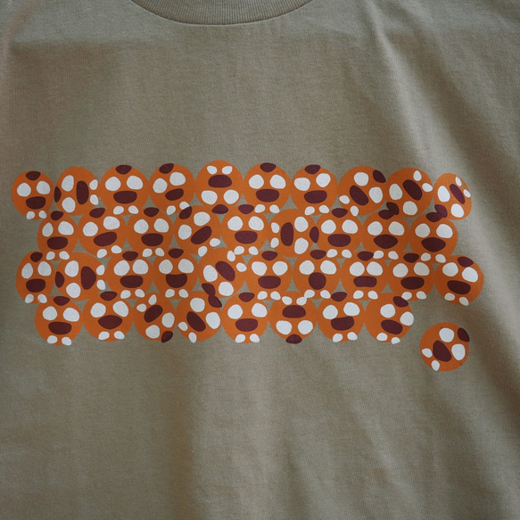 ウルトラマンホヤのTシャツ（カーキ） 2枚目の画像