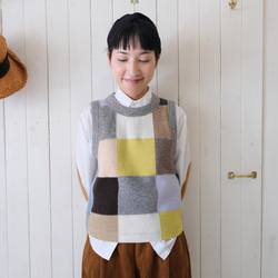 reversible wool knit patchwork vest 第1張的照片