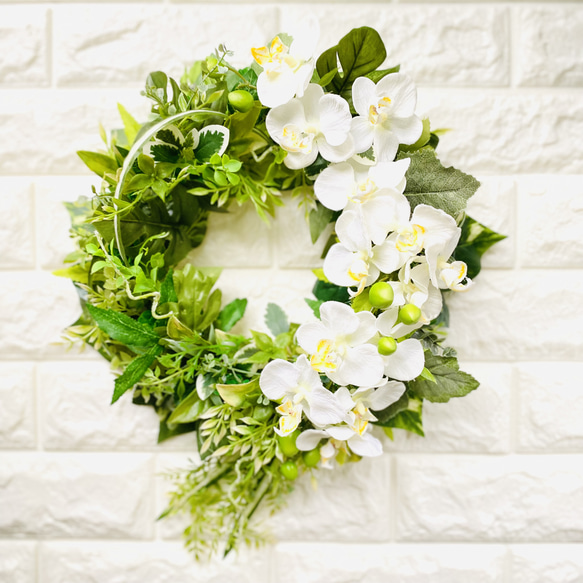 胡蝶蘭とグリーンのリース 30cm アーティフィシャルフラワー 誕生日