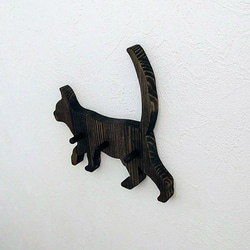 ネコちゃんの形の　キーハンガー　　壁から生えたシリーズ 4枚目の画像