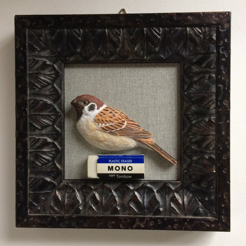 スズメのレリーフ【フレーム付き】・バードカービング ウォール