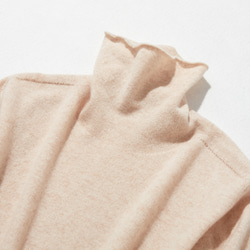 着るほど好きになる極上素材　ウール100％ニット　セーター　シームレース製法221001 3枚目の画像