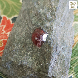 ガーネット原石（母岩付き）【アラスカ産】 3枚目の画像