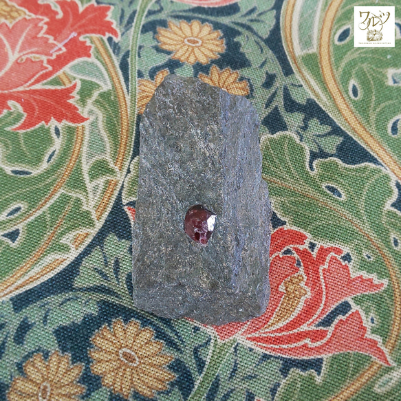 ガーネット原石（母岩付き）【アラスカ産】 8枚目の画像