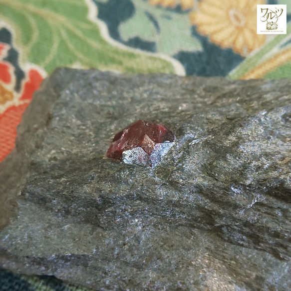 ガーネット原石（母岩付き）【アラスカ産】 4枚目の画像