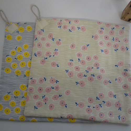 NINA*やわらかガーゼハンカチ*大2枚セット*ハンドメイド 2枚セット*ループ付き*やわらかガーゼハンカチタオル*NINA花