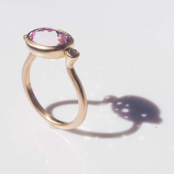 [限量庫存]紫鋰輝石橢圓形戒指貓腿仿古風格鑽石 [K18/K10] 九月誕生石 第4張的照片
