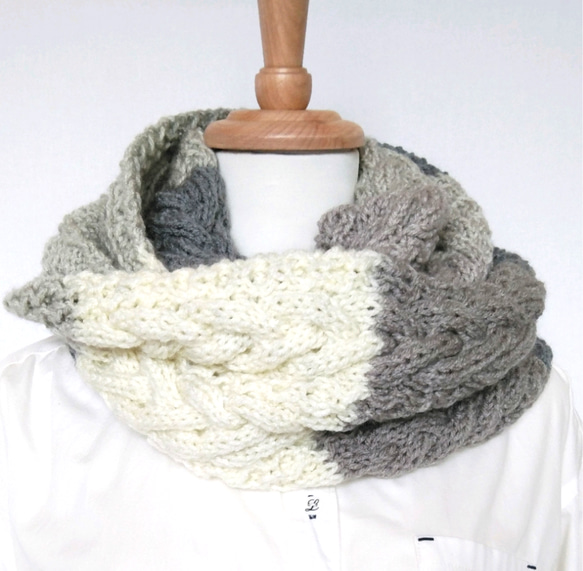 SALE‼ 送料無料!! アラン模様の手編みスヌード グレイドール ストール