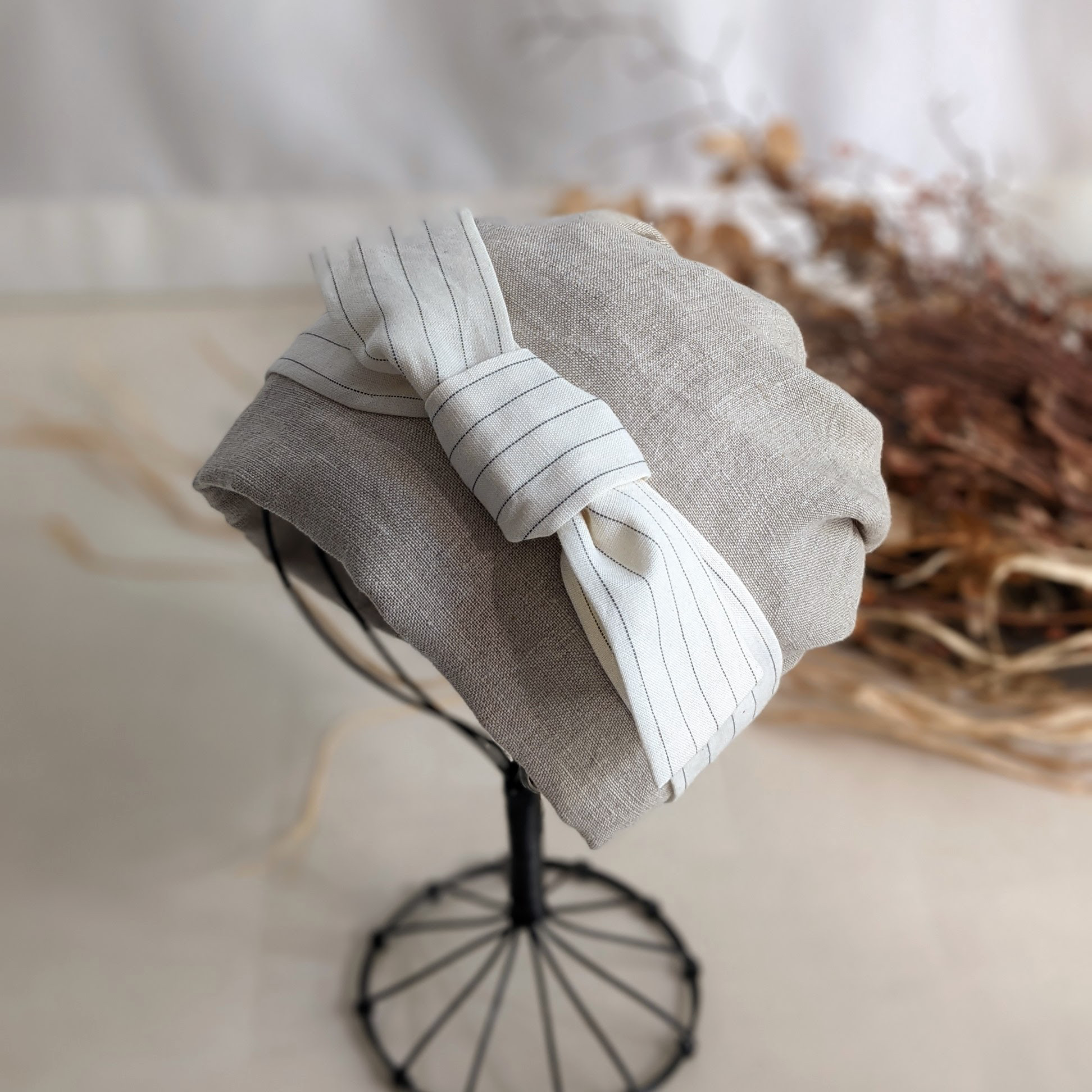 リネンが軽くて心地いいい　洗える　リボンおしゃれキャップ（キナリ×オフホワイト）