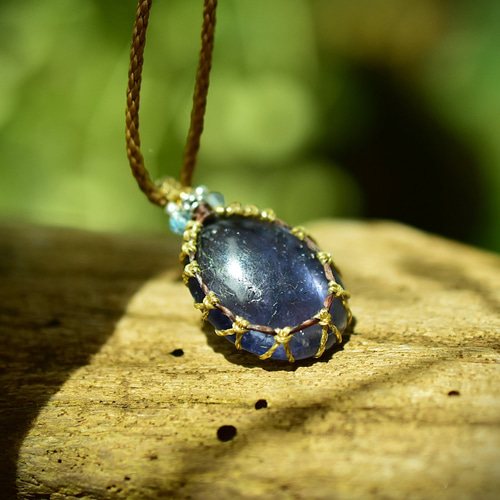 アイオライト　マクラメ　ネックレス エネルギッシュ☆ブラットショットアイオライト マクラメ