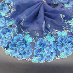 品番YZ138 ブルー 花  モチーフ 生地 1mスカートドレス 3枚目の画像
