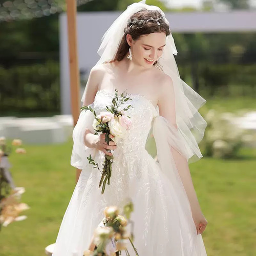 【プリンセスライン】ウェディングドレス　チューブトップ　結婚式　前撮り シンプル チューブトップ ウエディングドレス 前撮り 二次会