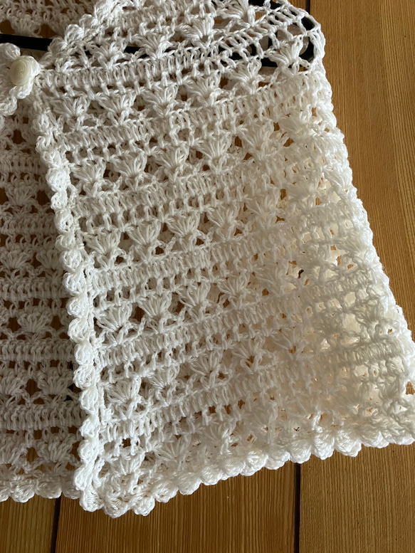 模様編みが豪華で綺麗な手編みのケープ()オフホワイト) 3枚目の画像