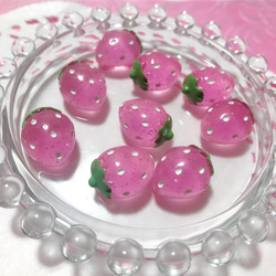 30個　デコパーツ　いちご　ラメ入り　キラキラ　ピンク　パーツ　イチゴ　アモール 2枚目の画像