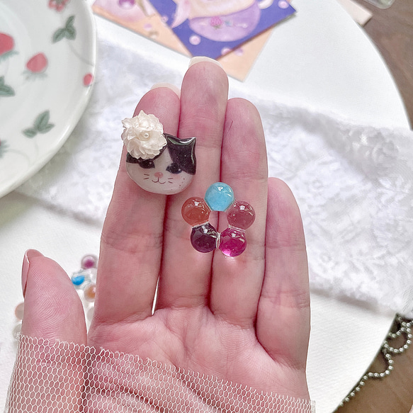 日本 星の雫 水晶樹脂工藝 小貓甜甜圈 戒指 永生花飾品  ꔛꕤ elf ꕤ ꔛ 原創插畫設計 全手工製作 第3張的照片