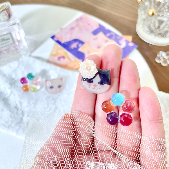 日本 星の雫 水晶樹脂工藝 小貓甜甜圈 戒指 永生花飾品  ꔛꕤ elf ꕤ ꔛ 原創插畫設計 全手工製作 第4張的照片