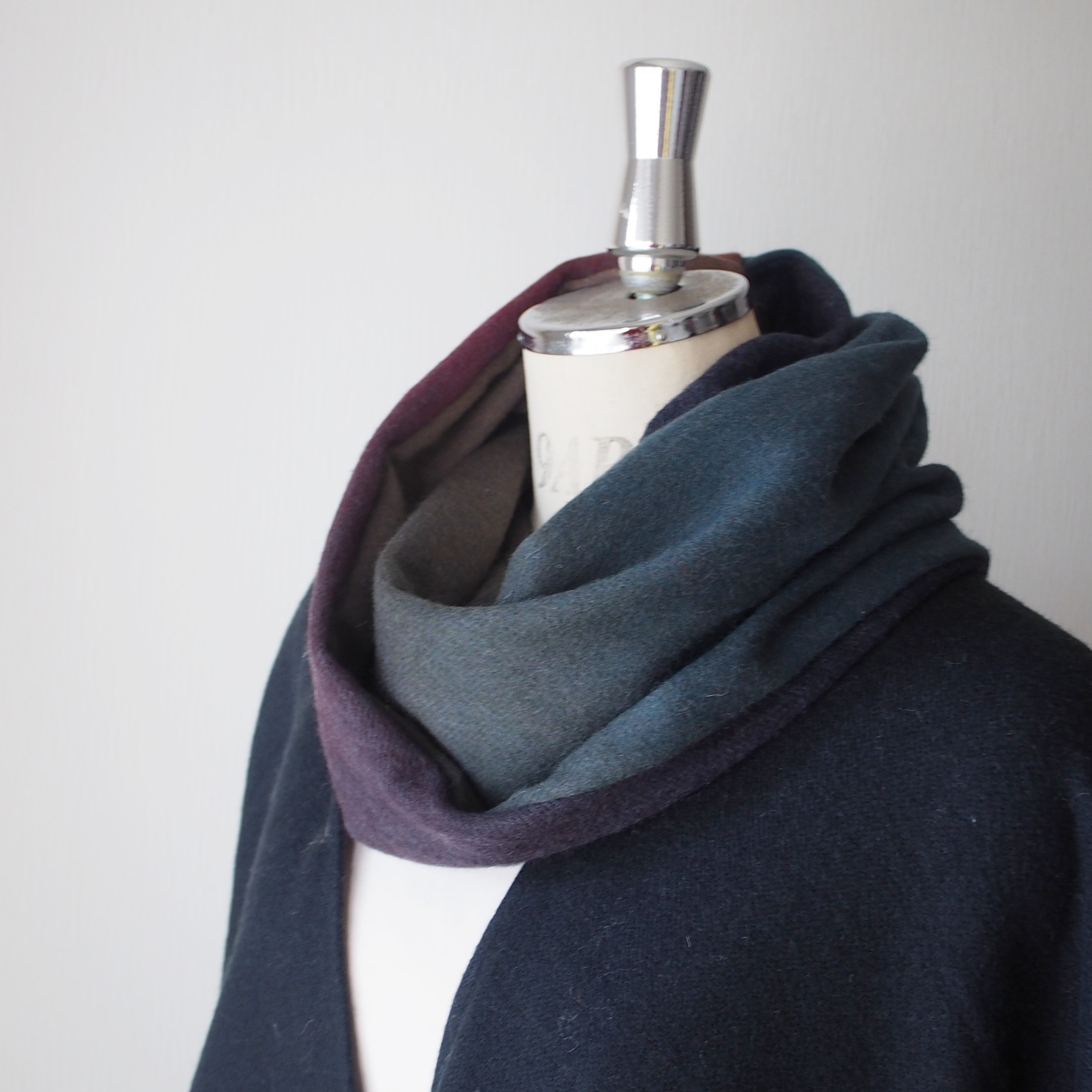 【色の魔法と大人の上品スヌード】グラデーションスヌード・ベルジェ