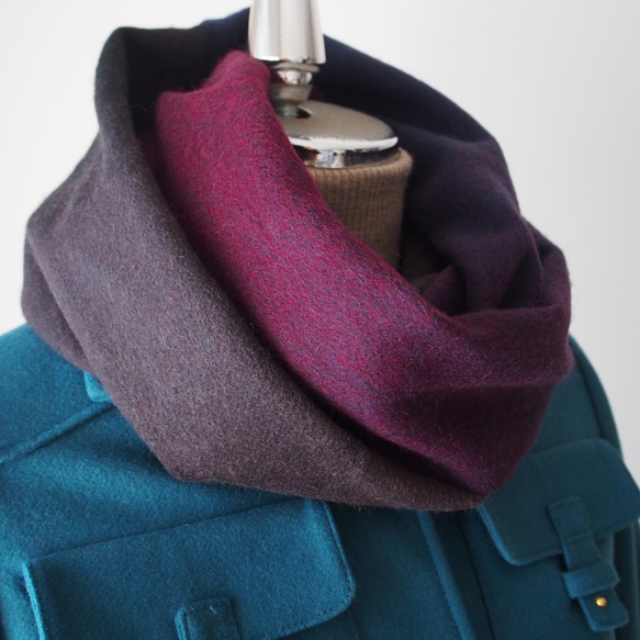 Creema限定・特集掲載【色の魔法と大人の上品スヌード】グラデーションスヌード・オペーク 6枚目の画像