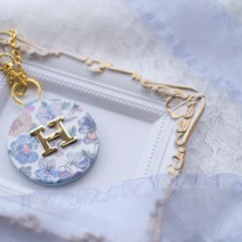 ハンドメイド♡リバティイニシャルチャームキーホルダー