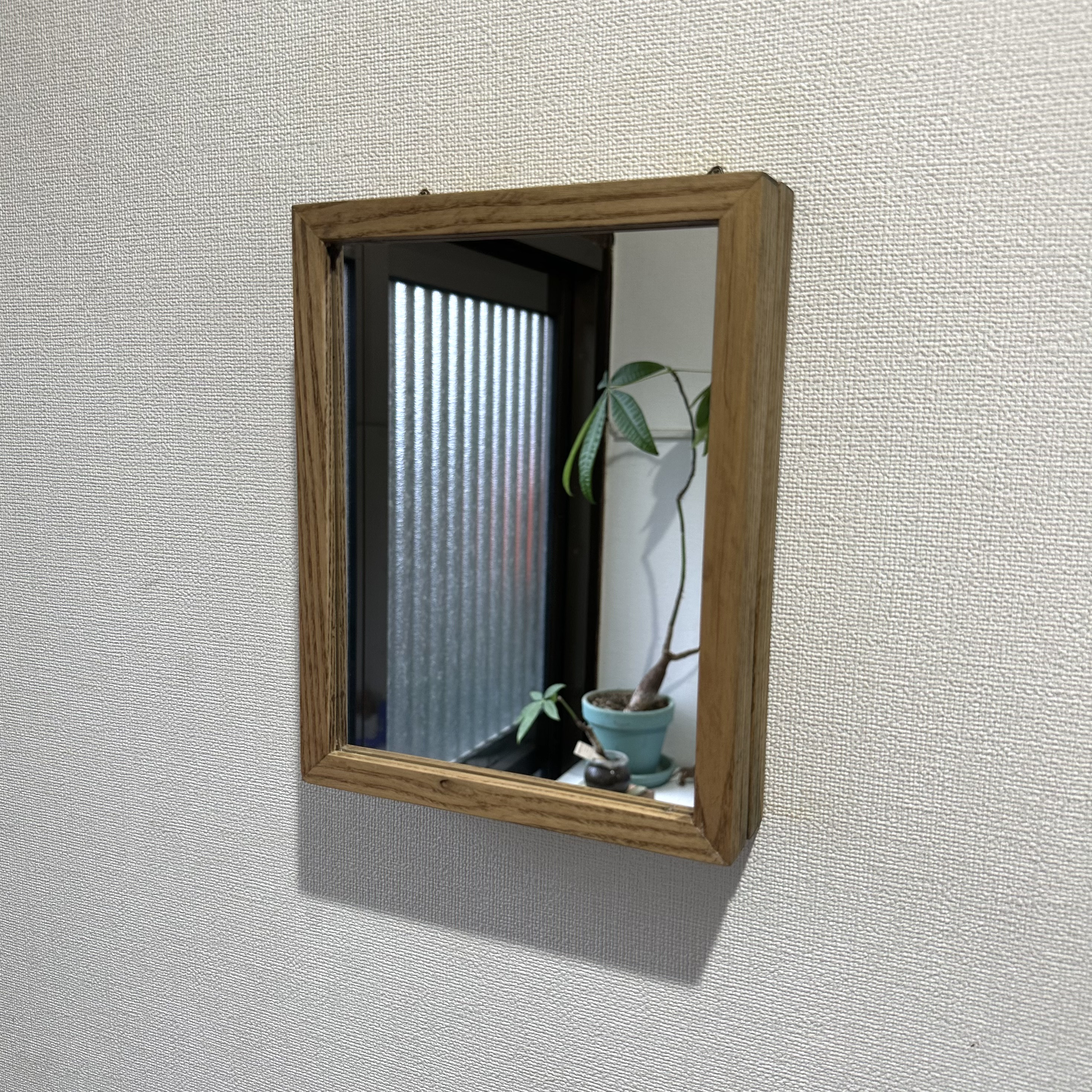 玄関ミラー収納